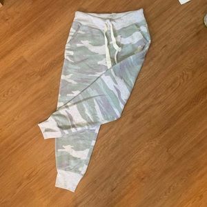 NWT Aerie Camo Jogger